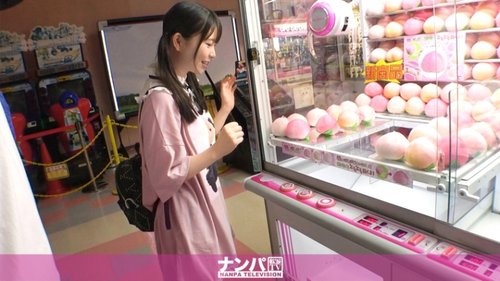 首次搭訕女大學生：粉嫩乳暈蜜桃臀，超誘惑無碼「撿屍」