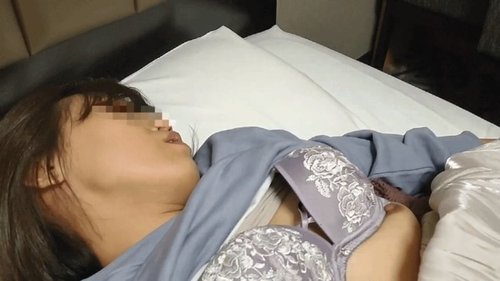 汗だくバレーママ、見知らぬ男に犯され汁まみれ