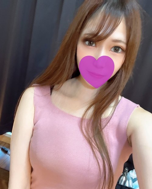 커리어우먼 모모카, 거대한 딕 매니저에게 이중 질 내 사정
