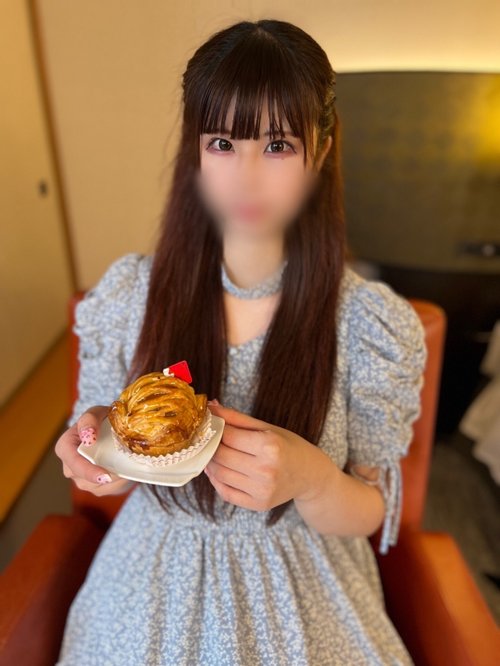 18岁F罩杯日本美女卡拉OK挑逗，酒店无码中出高潮