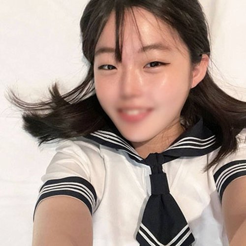 FC2 未审查！18岁黑发少女制服诱惑，无辜口交中出